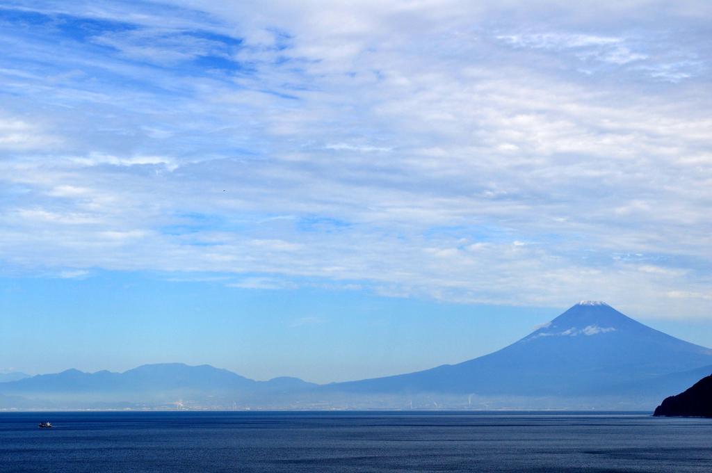 Отель Fuji-View Fugakugunjo Идзу Экстерьер фото